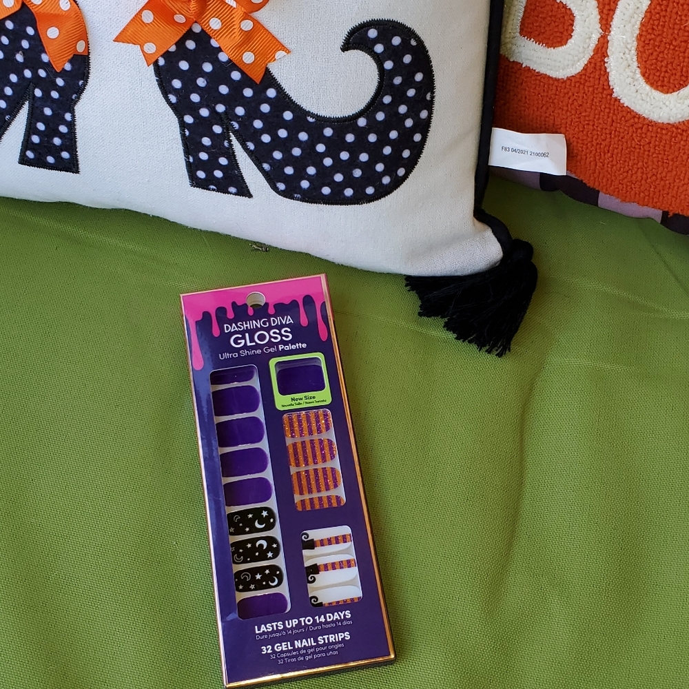 Dashing Diva Halloween Gel Nail Wraps - Picture 2 of 7